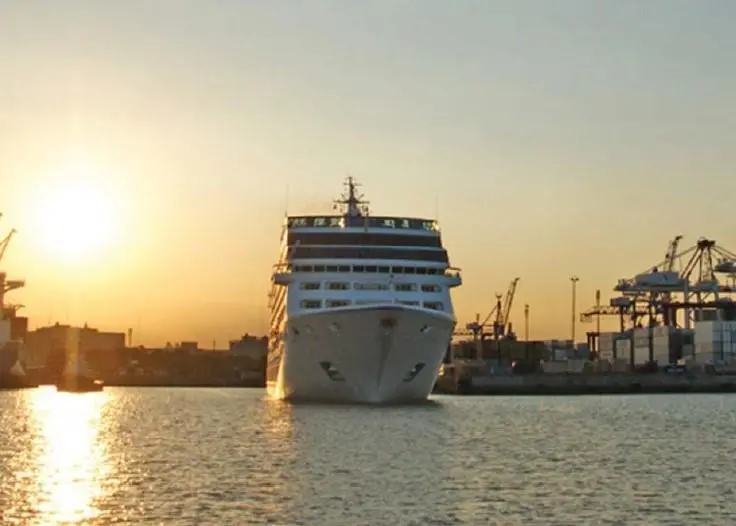 cruise vessel