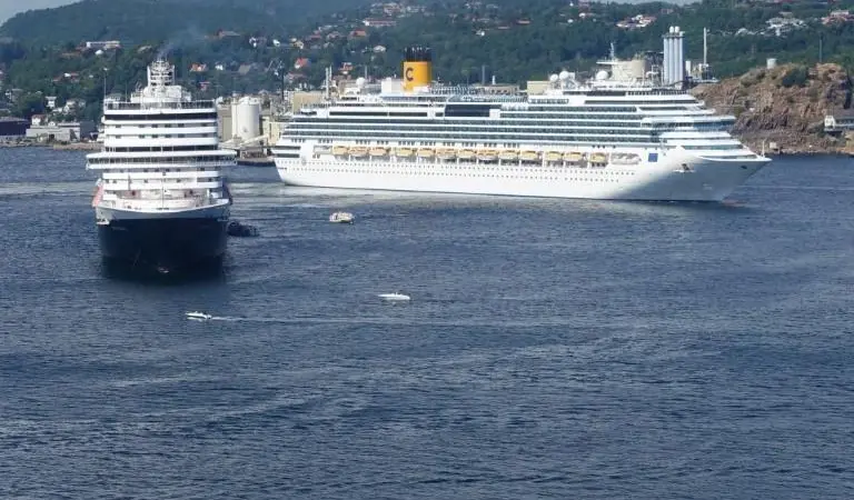 cruise ships