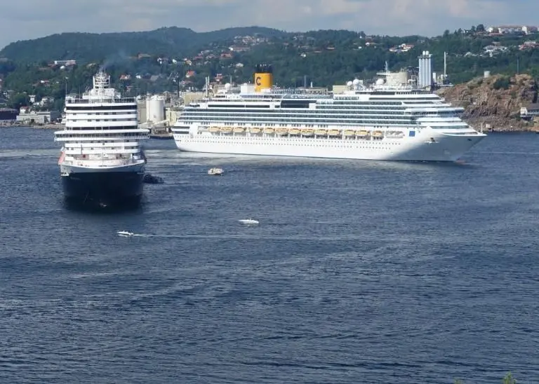 cruise ships