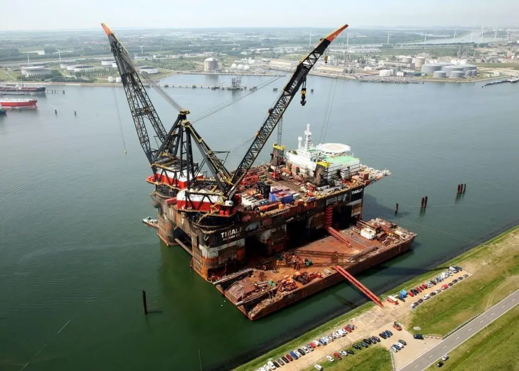Heerema's crane vessels