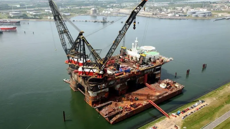 Heerema's crane vessels