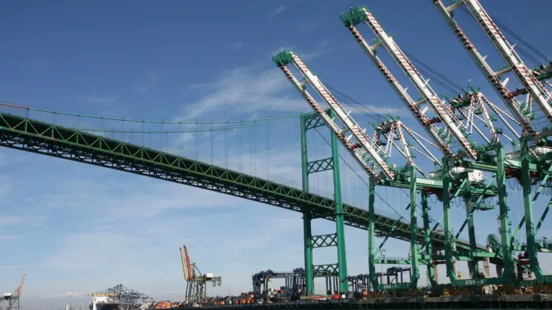 Continuing tariffs mean cargo volumes are down in November at the Port of Long Beach Photo: pixabay