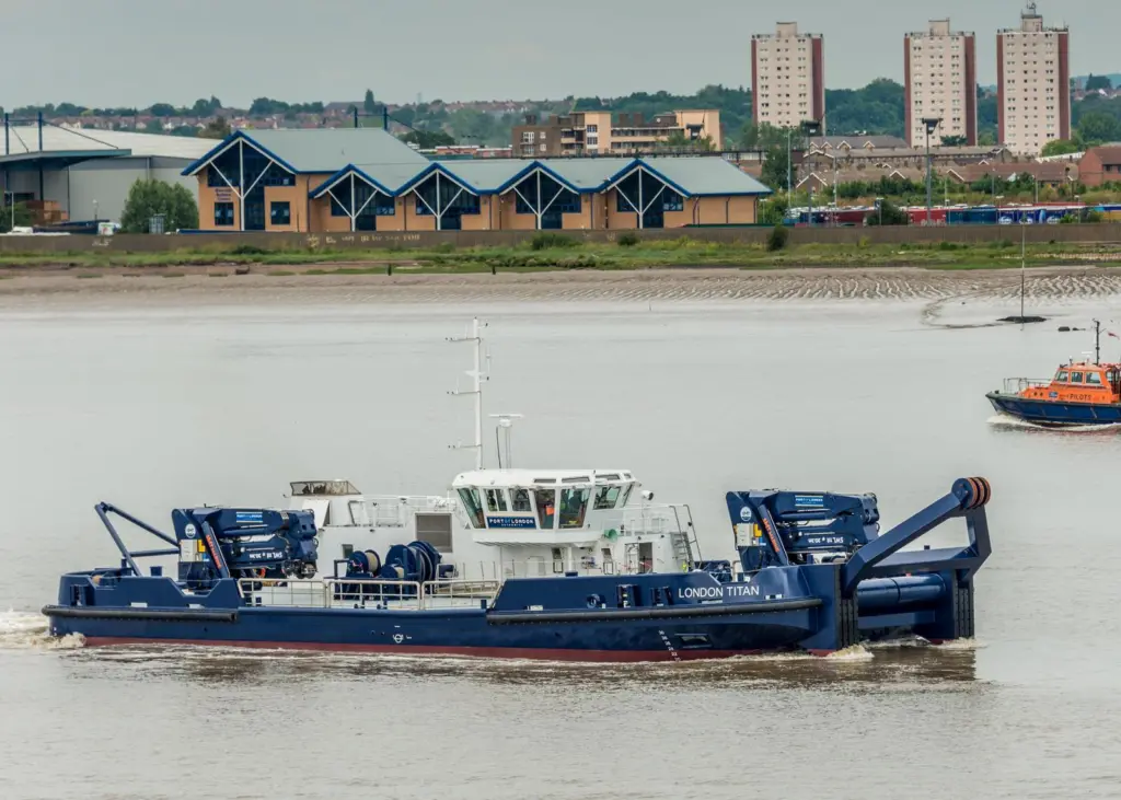 'London Titan'