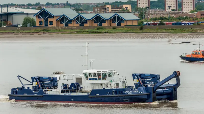 'London Titan'