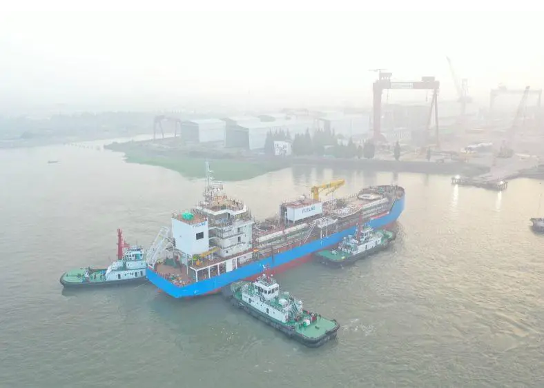 FueLNG bunker vessel