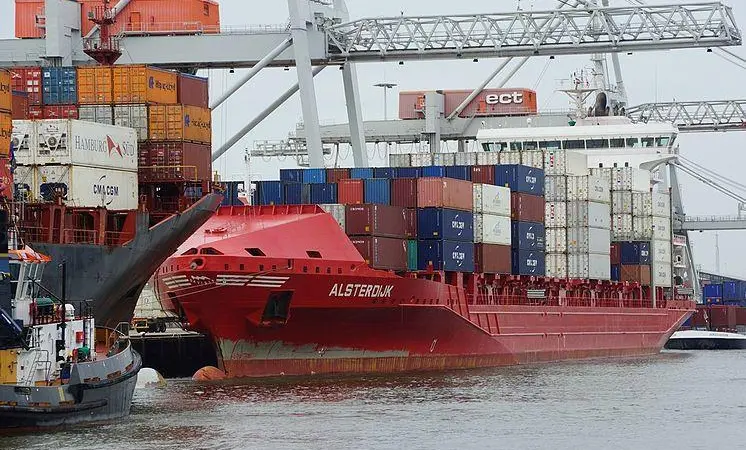 shortsea container ship