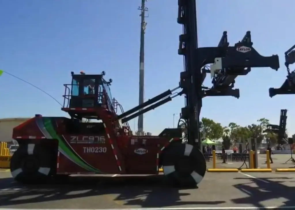 The top handlers are a key component of the port’s US$7.7 million Everport Advanced Cargo-Handling Demonstration Project Photo: POLA