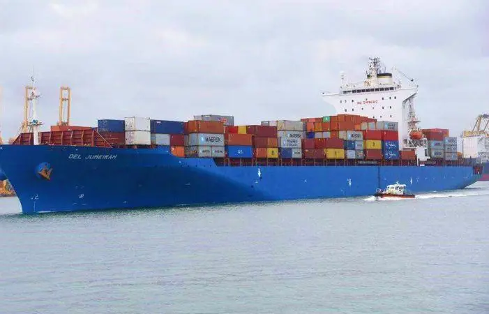 feeder vessel