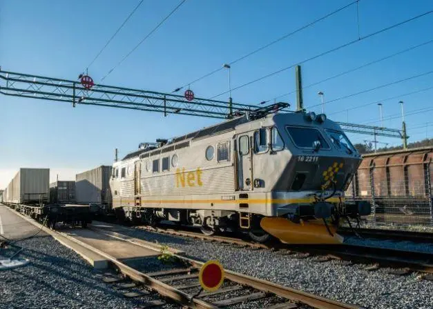 Rail shuttle