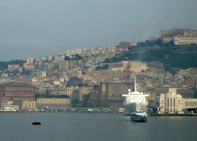 The Port of Naples has been chosen as a new site for a small-scale LNG depot Photo: Lance Mountain/Flickr CC-BY-2.0