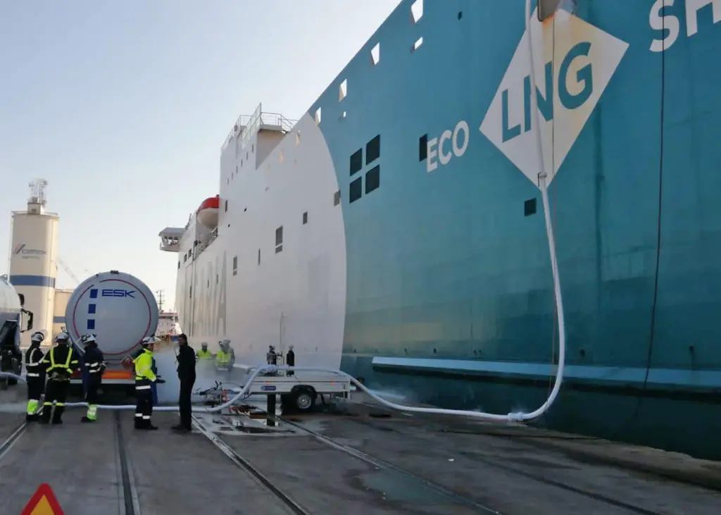 LNG bunkering