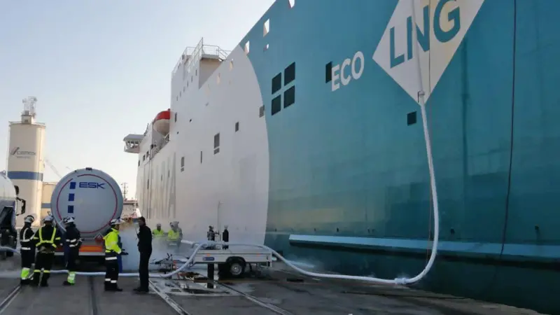 LNG bunkering