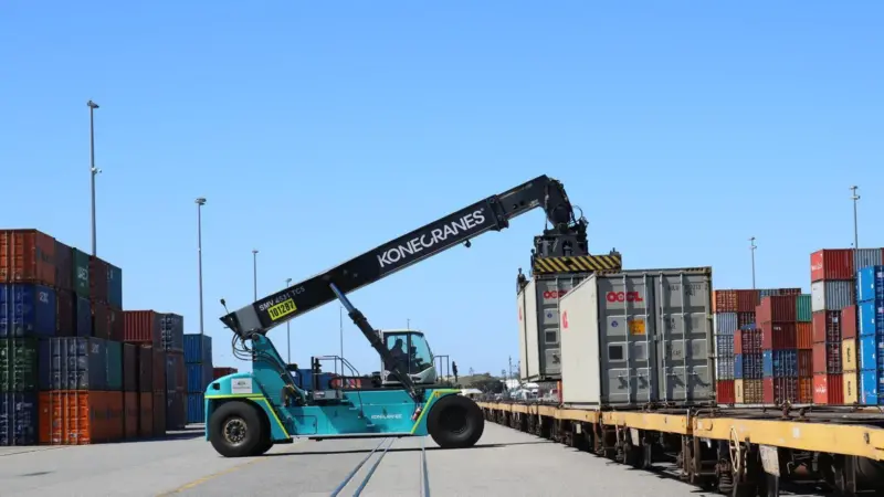 Short-haul intermodal rail