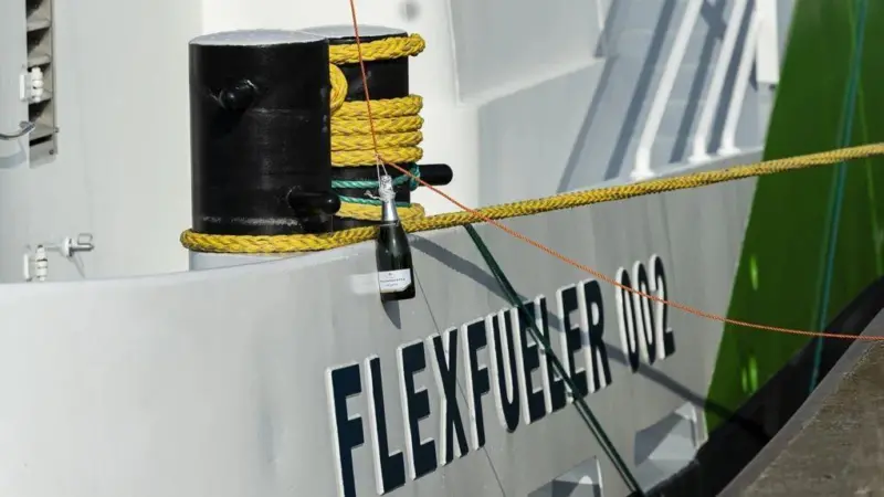 'FlexFueler 002'