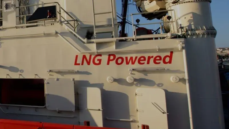 LNG tug
