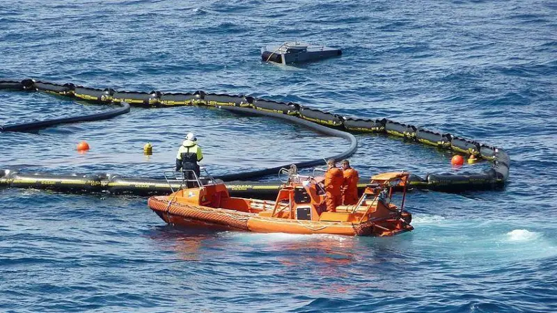 Oil spill clean up test