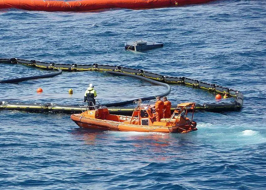 Oil spill clean up test