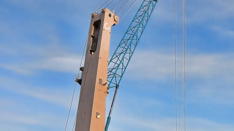 Mobile Harbour Crane