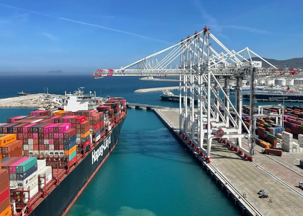 The cranes are helping the T3 terminal achieve its full handling capacity of 1.5 million teu Photo: Liebherr