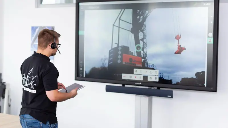 Liebherr offers remote diagnostics for its cranes of the latest generation Photo: Liebherr