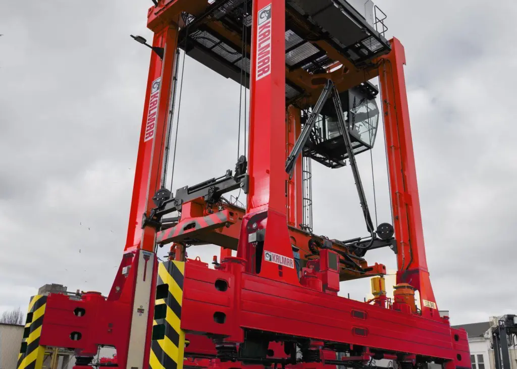Kalmar straddle carrier