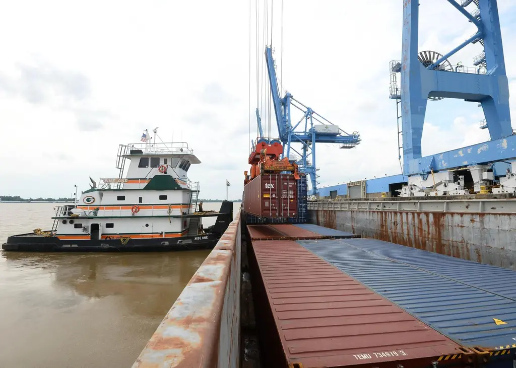 container-on-barge operations
