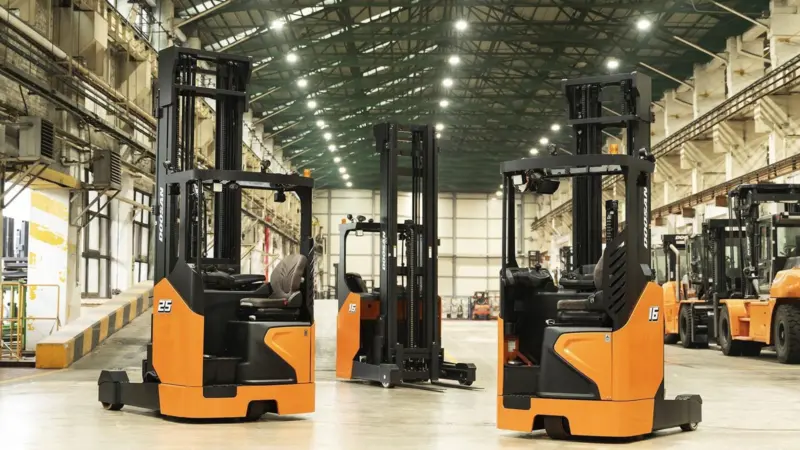 Doosan reach trucks