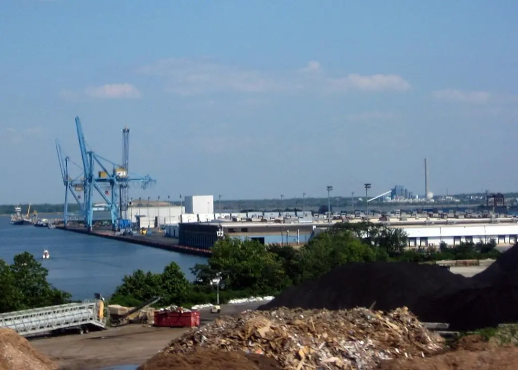 GT USA Wilmington (GTW) at the Port of Wilmington is going electric Photo: Diiscool/ Wikimedia Commons CC0