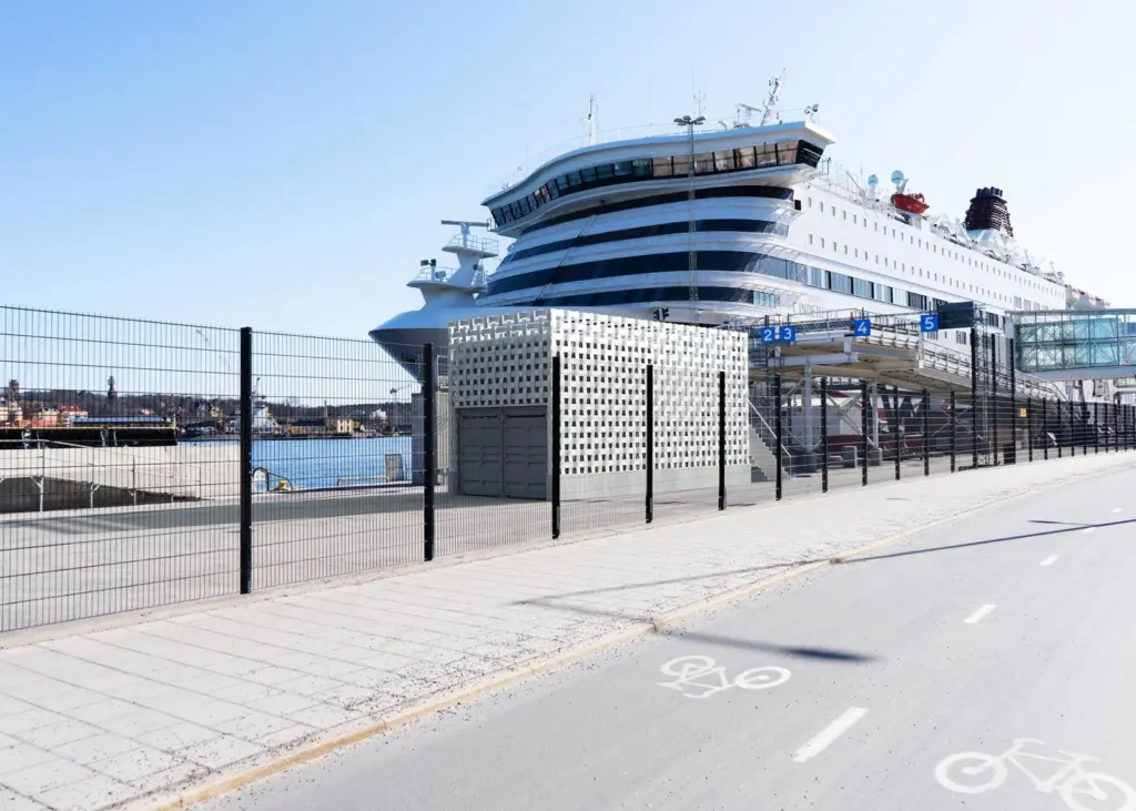 The onshore power connections will be housed inside illuminated buildings Photo: Ports of Stockholm