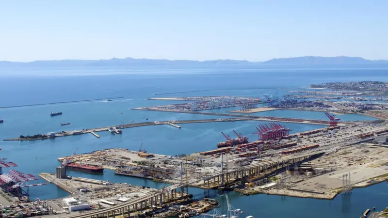 Port_of_Long_Beach_by_Don_Ramey_Logan