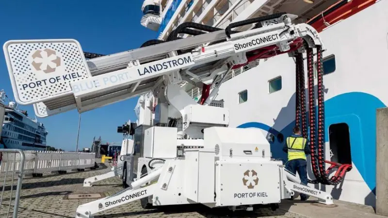 Kiel, Ostseekai: The largest shore power system to date in a German Baltic Sea port can supply two passenger ships at the same time