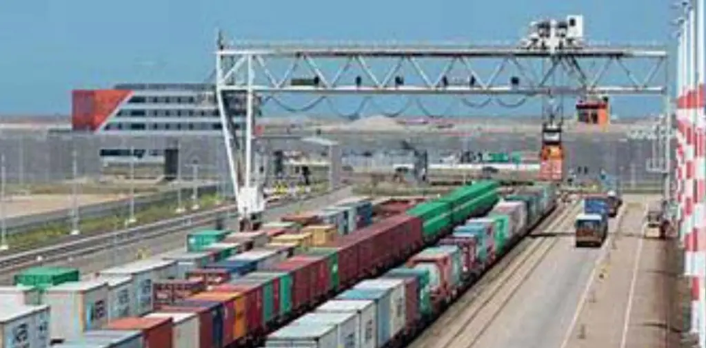 A total of 19 companies involved with rail freight and the Rotterdam Port Authority are eager to increase digitalisation and data sharing