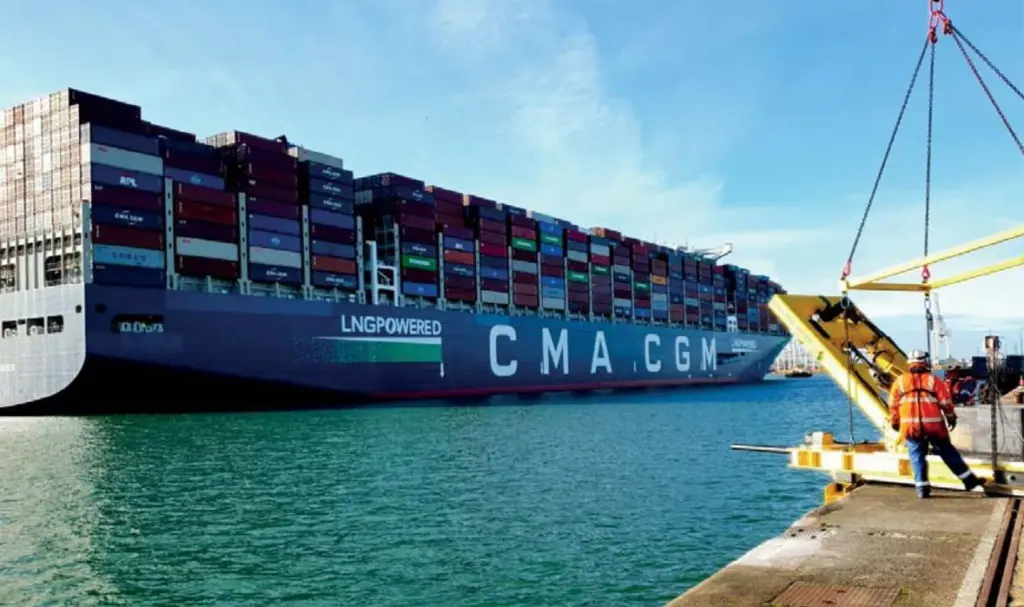 Bollard load testing underway in the port of Southampton, UK