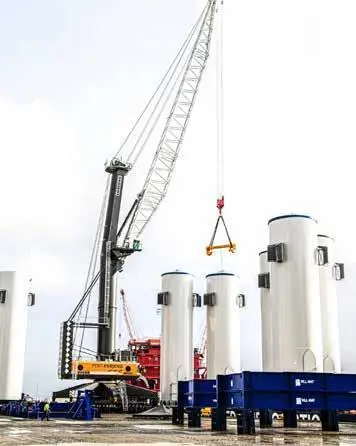 The Port of Esbjerg has ordered a second LHM 800 from Liebherr. The new crane is the seventh Liebherr mobile harbour crane to be used at Denmark’s largest port. Next-generation offshore wind turbines will be lifted with the new heavy-duty crane. Liebherr will also make a further delivery of an LHM 600 to Port Esbjerg before the end of the year.