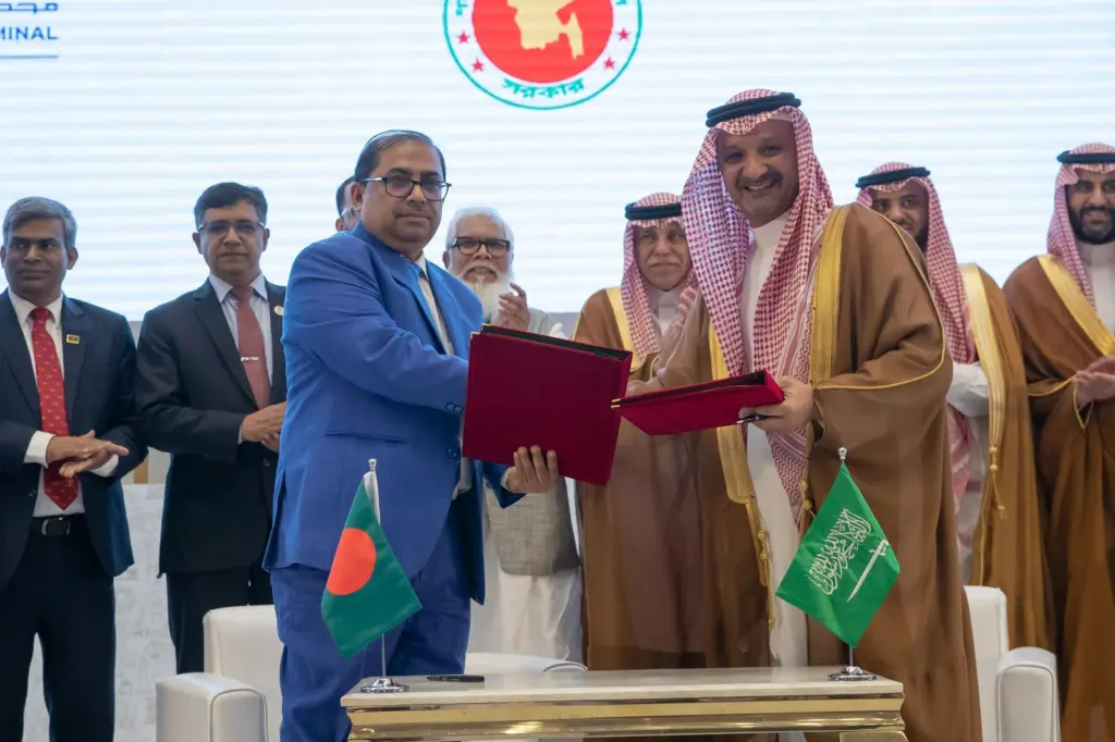 Contract signing for the concession to run the Patenga Container Terminal in Bangladesh