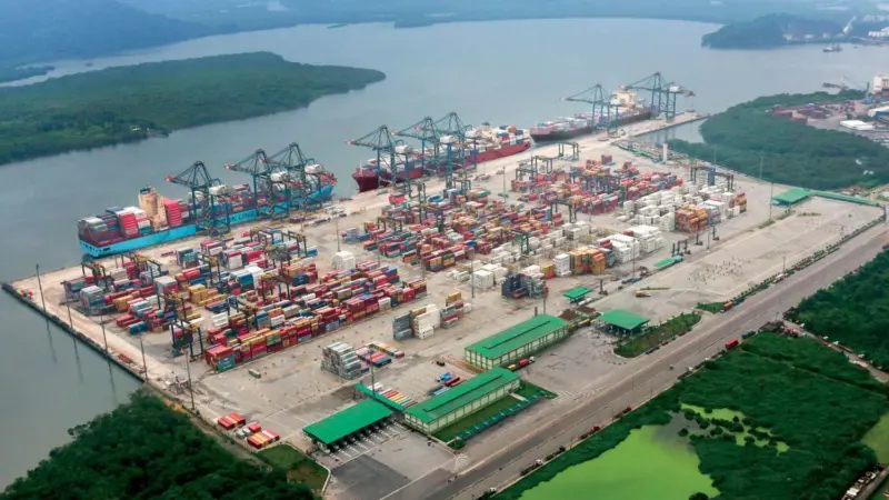 Brasil Terminal Portuário in Santos