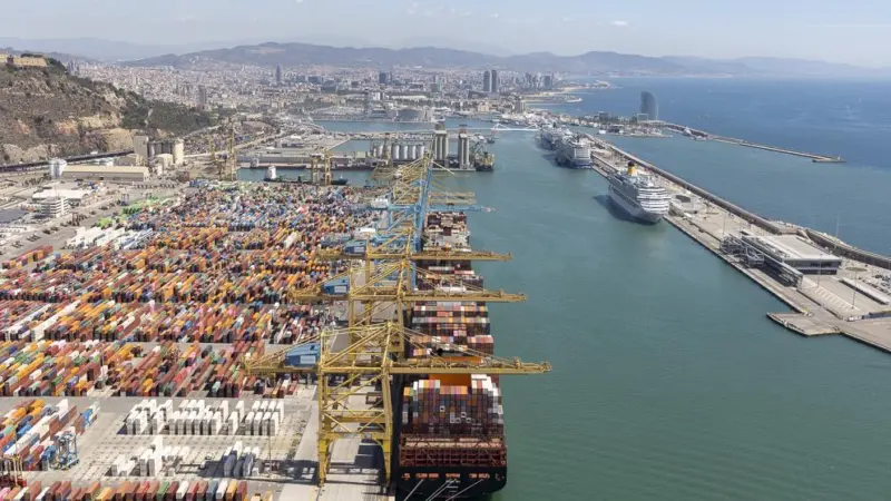 Port of Barcelona showing Adossat wharf on the right
