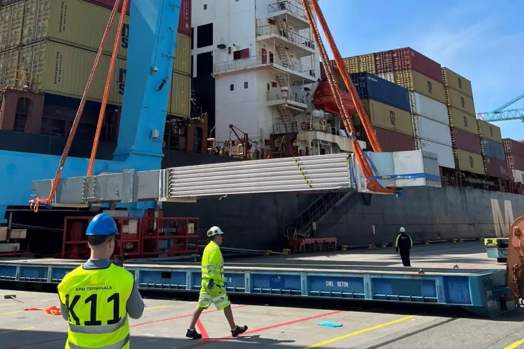 Workers at the Port of Gothenburg unloading breakbulk cargo