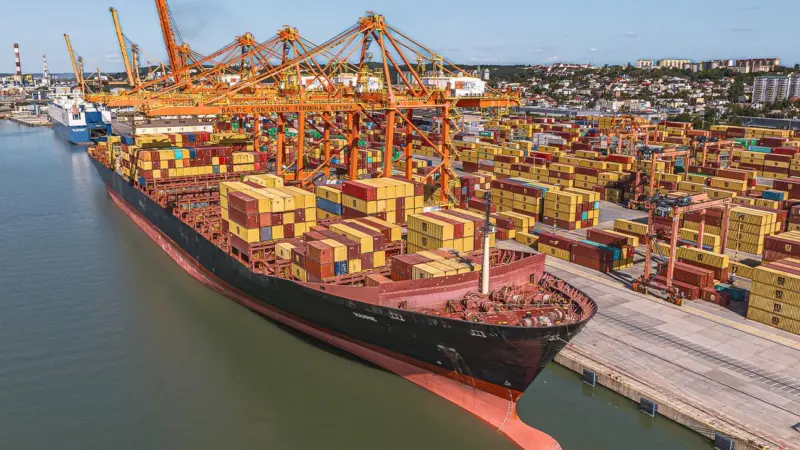00_298948_mscsswanservicemakesfirstdirectcallonbalticcontainerterminal_614498