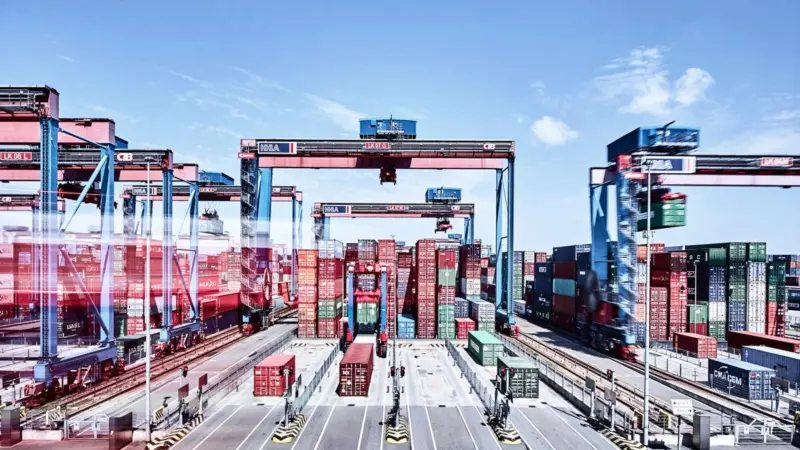 Container Terminal Burchardkai in Hamburg