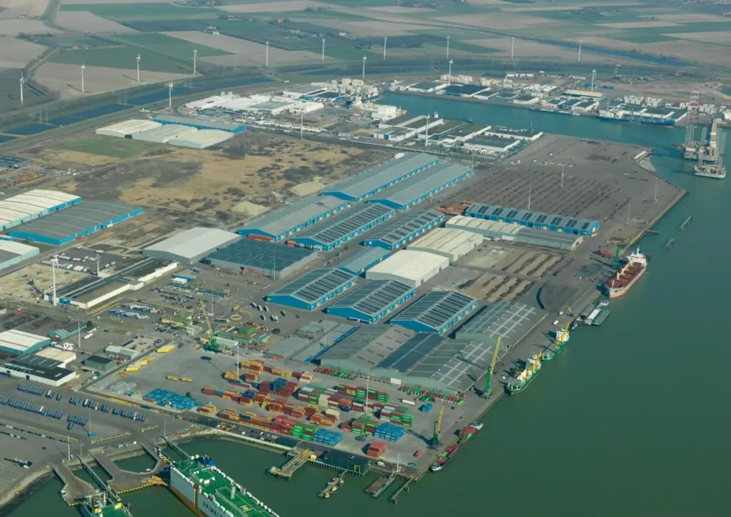00_302375_verbruggezeelandterminals202203_17790