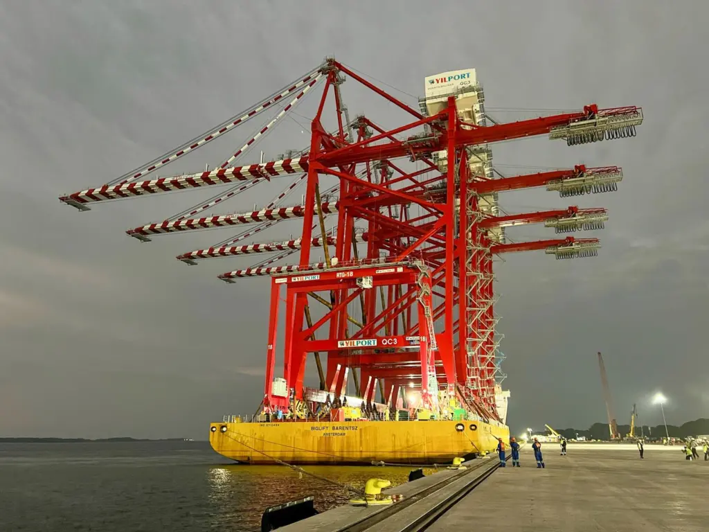 00_303169_vesselberthed_yilport_749690