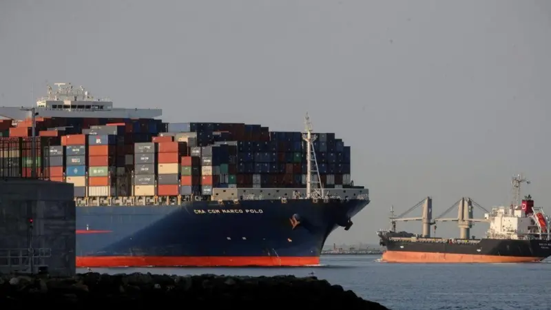 00_305435_cmacgm_57777