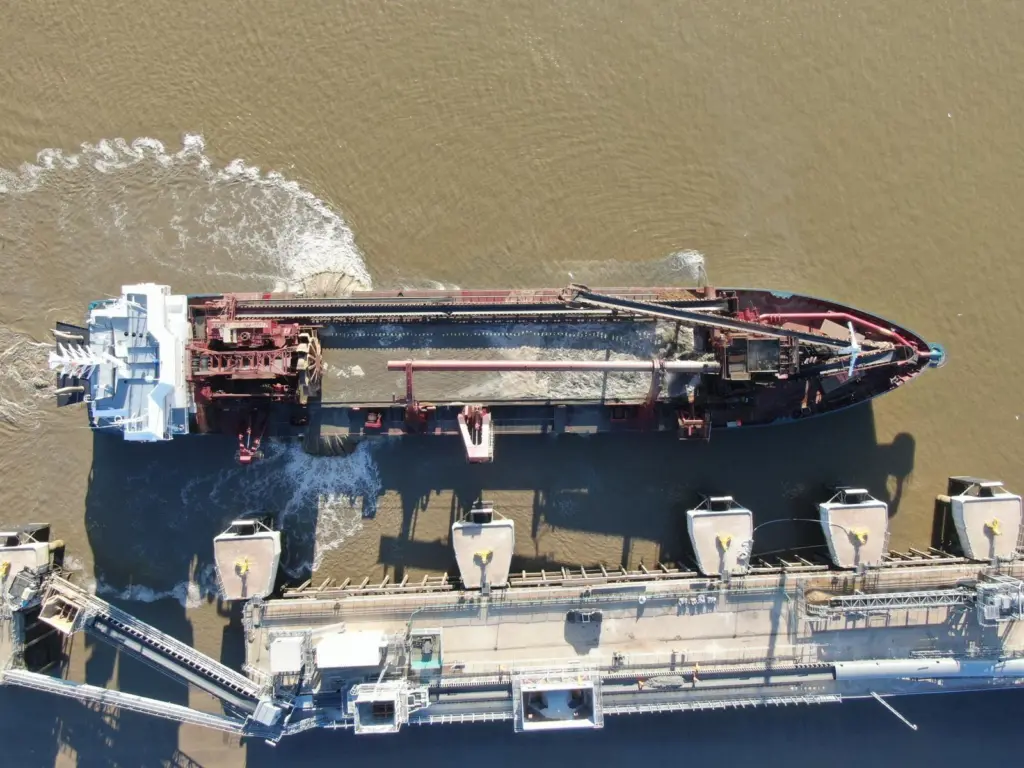 MV 'Reimerswaal' 130m hopper dredger