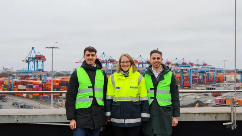 The image shows Passify founders (Nico Marks (left) and Marcel Lindemann (right)) and Rebecca Vick, director of container development, at CTA