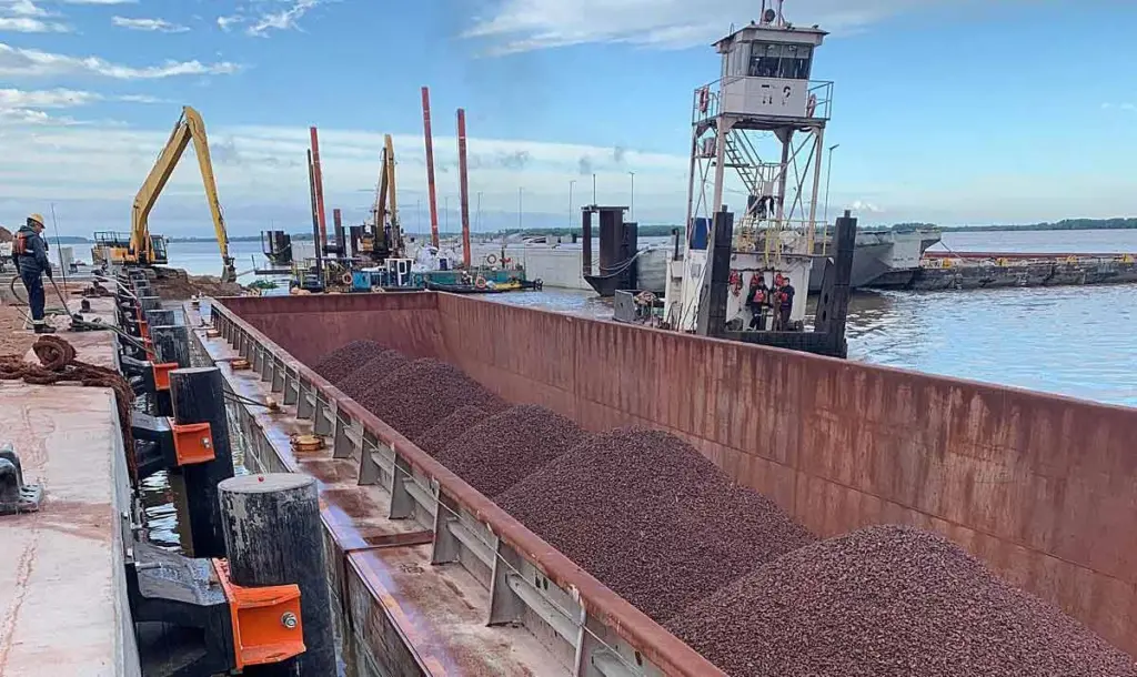 ShibataFenderTeam fenders at the Port of Neuva Palmira in Uruguay