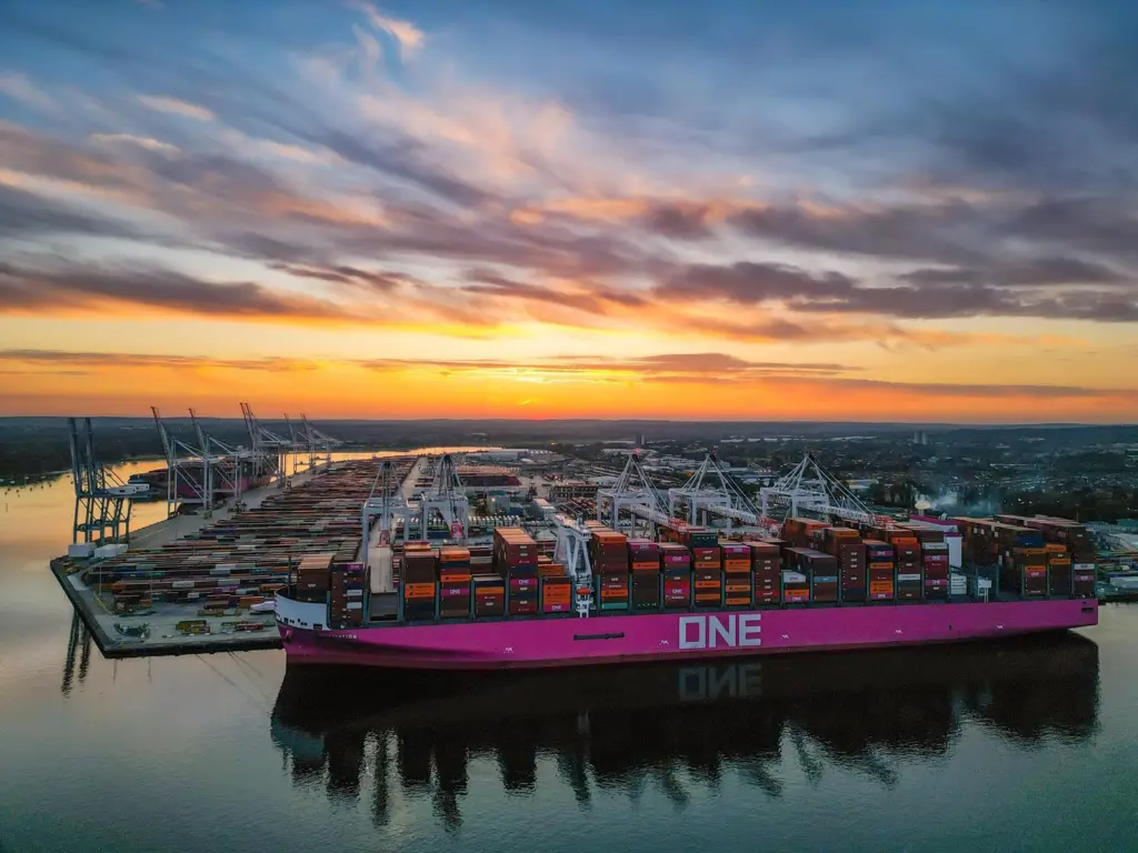 DP World Southampton_Credit Andrew Sassoli-Walker