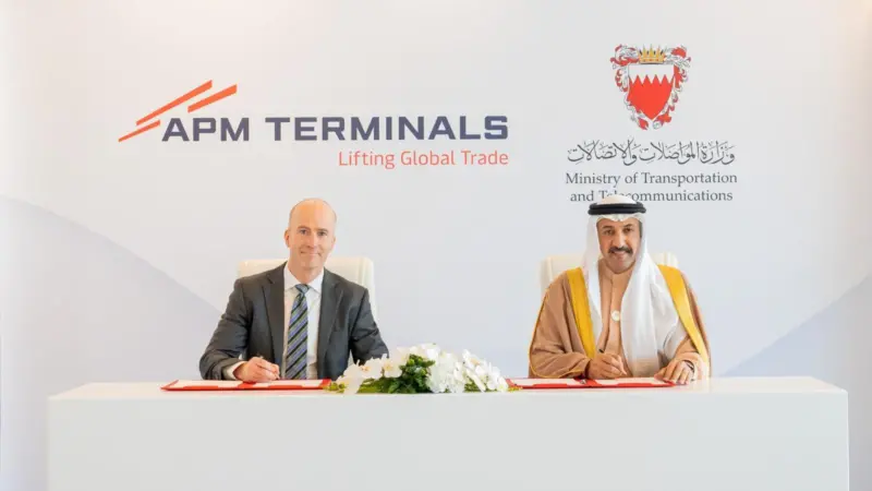 Jon Goldner and Dr. Shaikh Abdulla bin Ahmed Al Khalifa signing a LOI