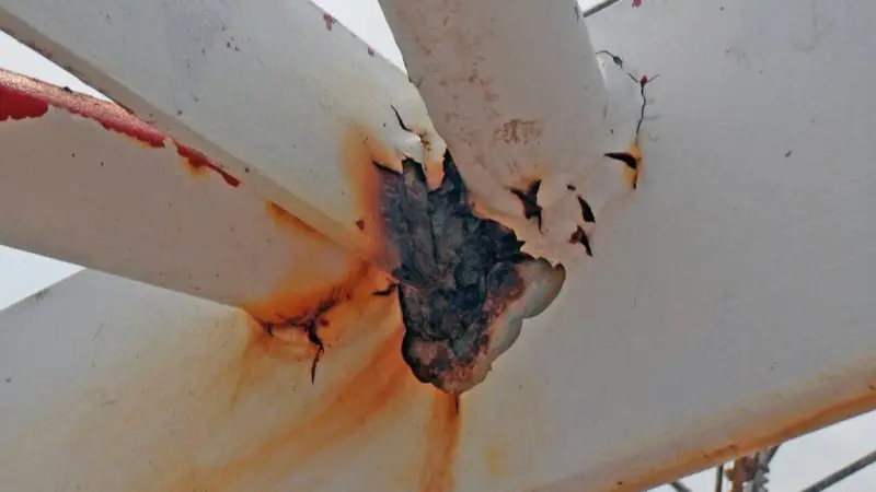 craneboomcorrosion