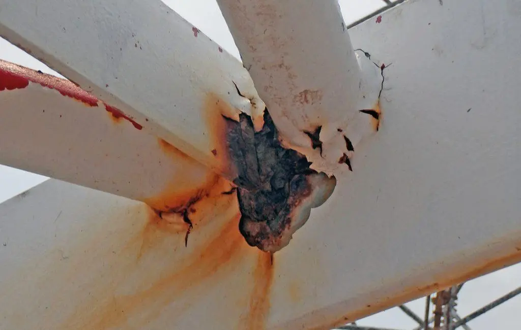 craneboomcorrosion